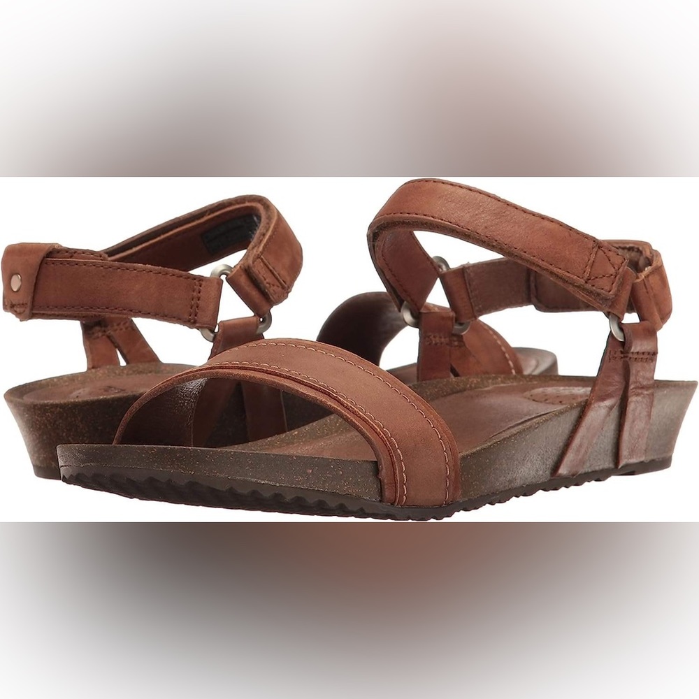 Teva Women’s Leather Sandal - LIKE NEW